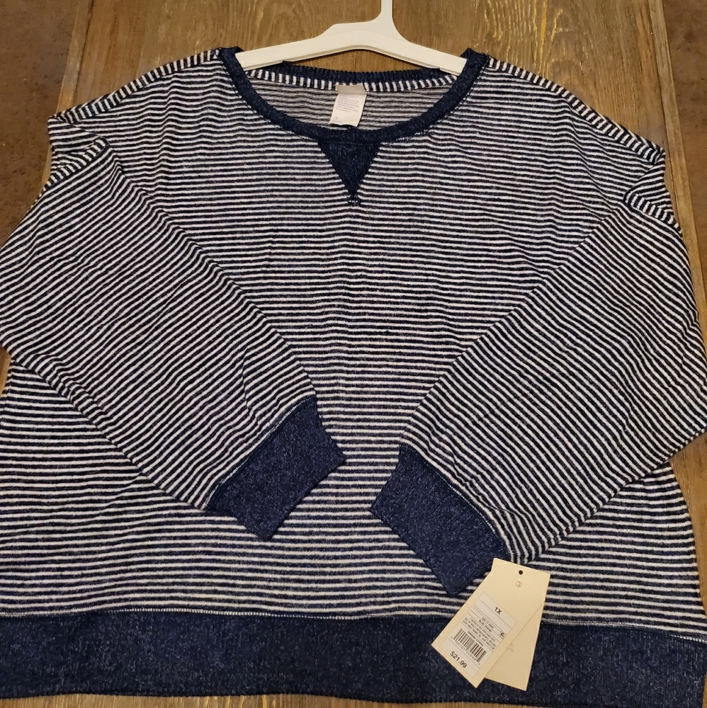 Long sleeve light sweater